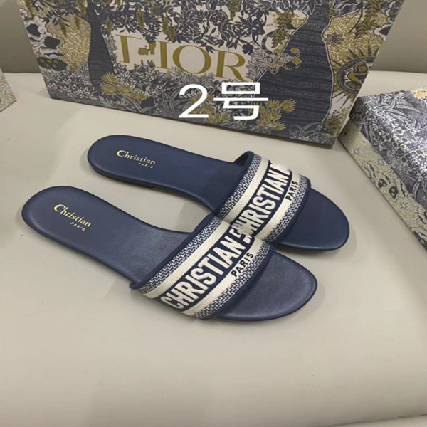Embroidered one word versatile adult fashion lightweight flat bottomed slippers
