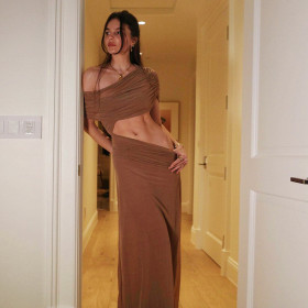 Slanted shoulder hollow out long skirt