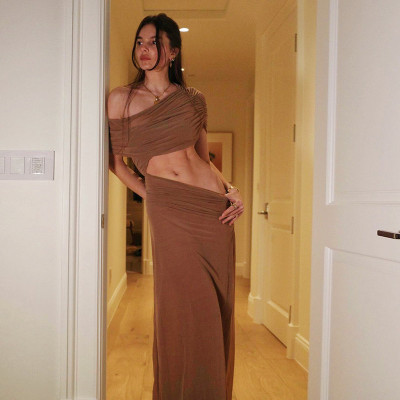 Slanted shoulder hollow out long skirt