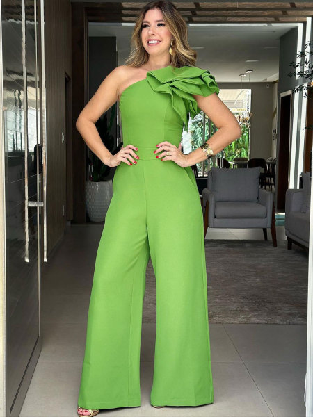 Women's jumpsuit with sloping shoulders and high waist