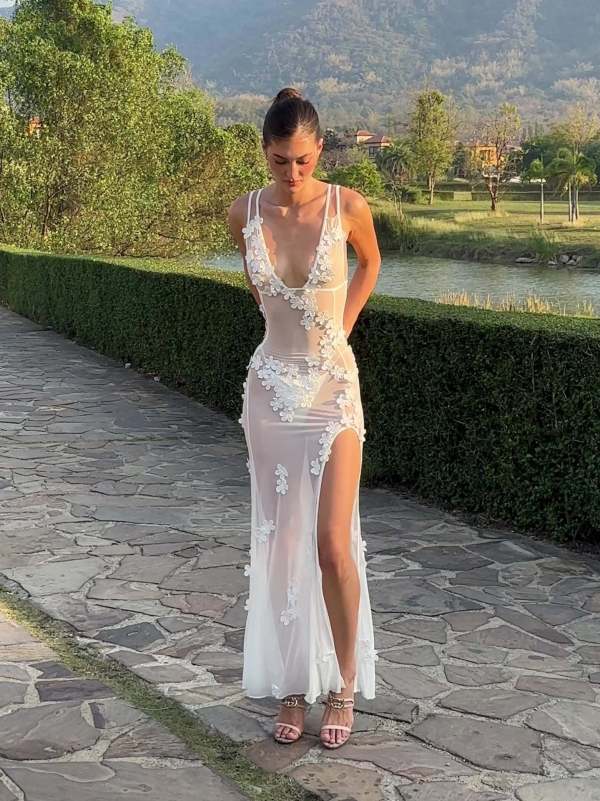 Deep V backless suspender mesh three-dimensional flower dress