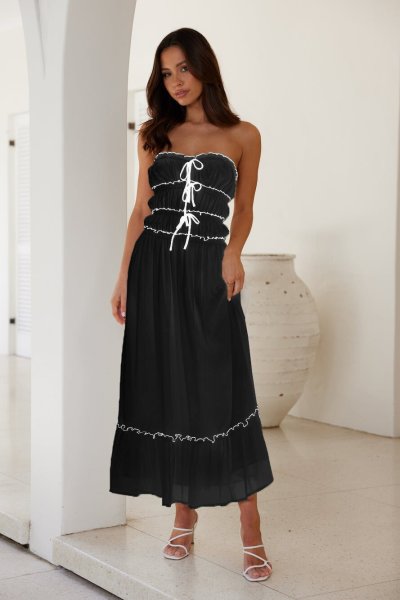 Wrinkled off shoulder sleeveless dress