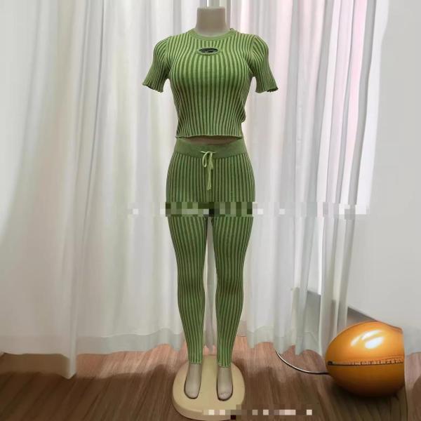 Knitted high waisted hip hugging pants set