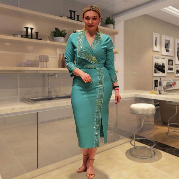 Large size women's dress with hot stamping diamond solid color skirt