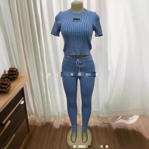 Knitted high waisted hip hugging pants set