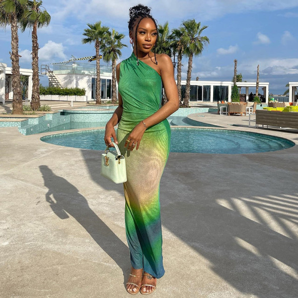 Printed off shoulder sleeveless gradient color hip hugging long skirt