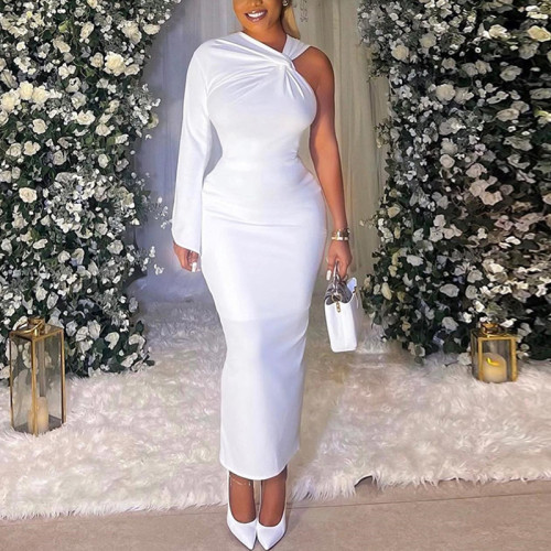 Single sleeve long sleeved round neck pullover twisted dress