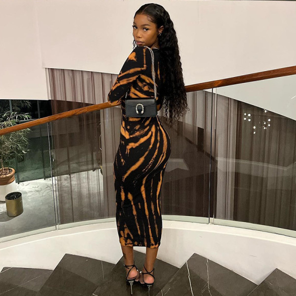 Printed long sleeved U-neck dress