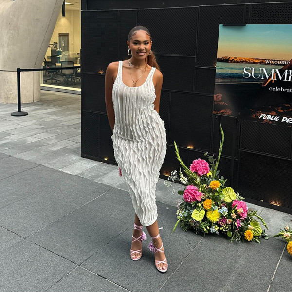 Sleeveless wave slim fit hip hugging long dress