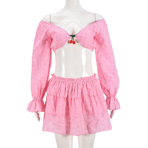 Three dimensional decorative mini skirt set with exposed navel