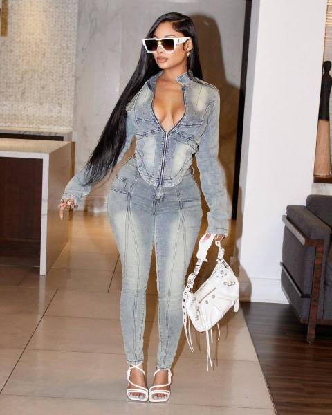 Elastic pants set