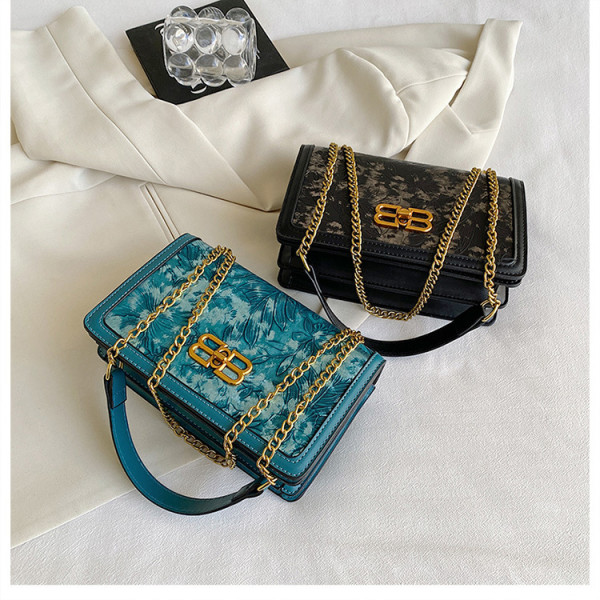 Printed chain carrying crossbody bag