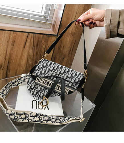 Embroidered wide shoulder strap single shoulder crossbody bag