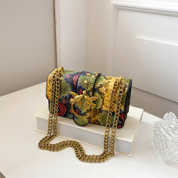 Contrasting snake patterned chain, armpit, shoulder, crossbody