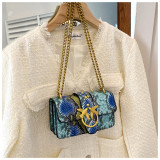Contrasting snake patterned chain, armpit, shoulder, crossbody