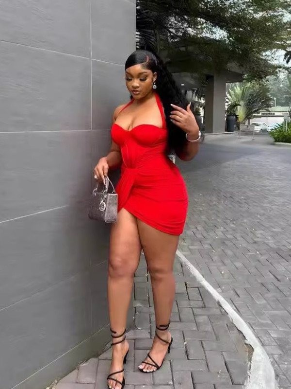 Backless and neck hanging women's hip hugging skirt