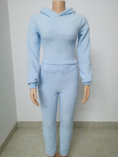 Cashmere set with backless hooded top and pants