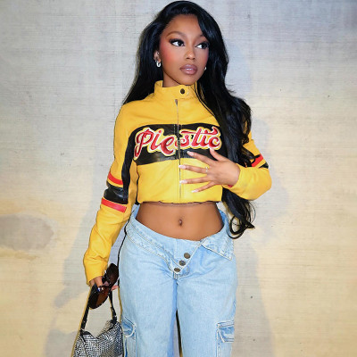 Embroidered contrasting short top with exposed navel and jacket