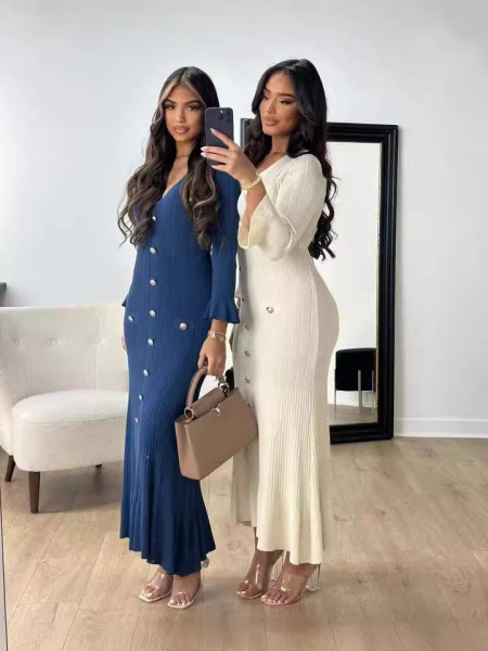 Long knitted long sleeved dress