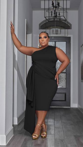 Plus size sleeveless sloping shoulder dress plus size women's dress