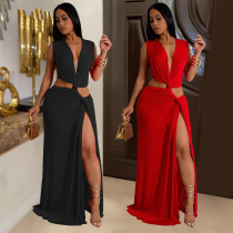 Sleeveless deep V-slit dress
