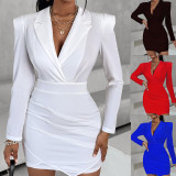 Long sleeved suit collar, hip hugging dress