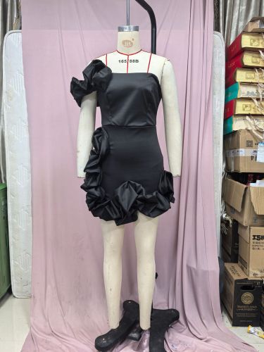 Lotus leaf edge flower bud waist cinching dress, one shoulder strapless and hip hugging skirt