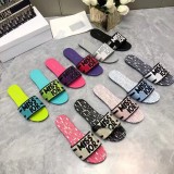 Wearing sheepskin printed letters on the beach, one character cooldown