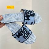 Wearing sheepskin printed letters on the beach, one character cooldown