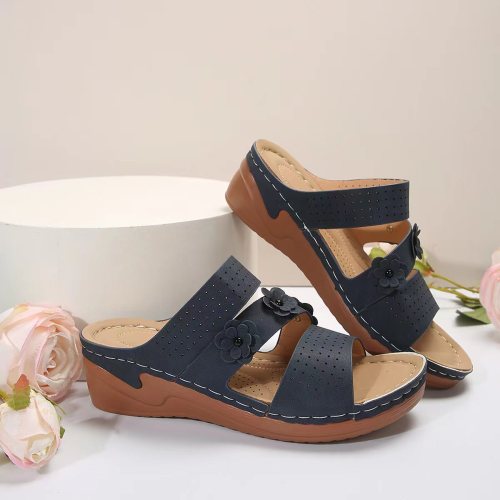 Slope heel thick soled breathable slippers, large size, one foot kick, slope heel flower sandals