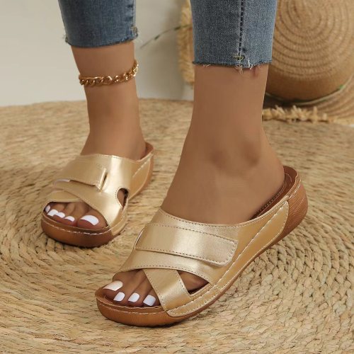Slope heel thick soled hollow slippers, one foot flip cool slippers
