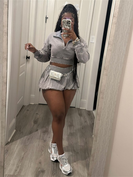 Slim fit elastic collar long sleeved crop top pleated short skirt set