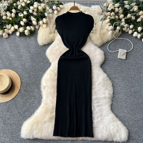 Round neck short sleeved waist cinching elastic hip hugging knitted skirt