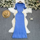 Color blocking round neck metal buckle knitted short sleeved dress