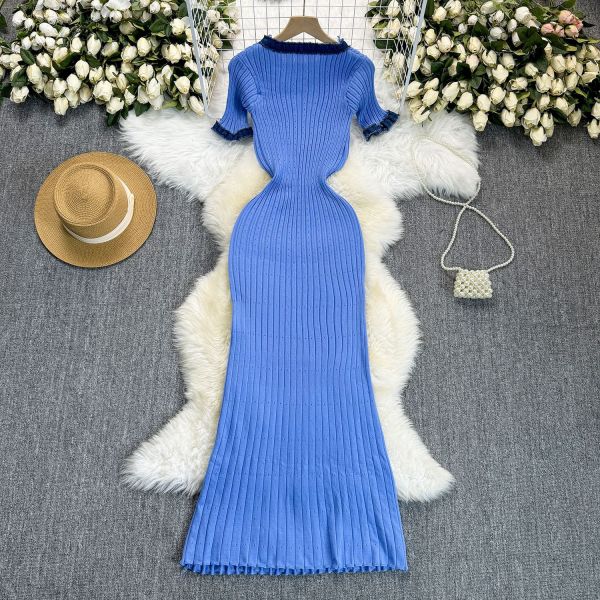 Color blocking round neck metal buckle knitted short sleeved dress