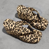 Vacation beach shoes, wearing sponge cake thick soled high-heeled slippers on the outside