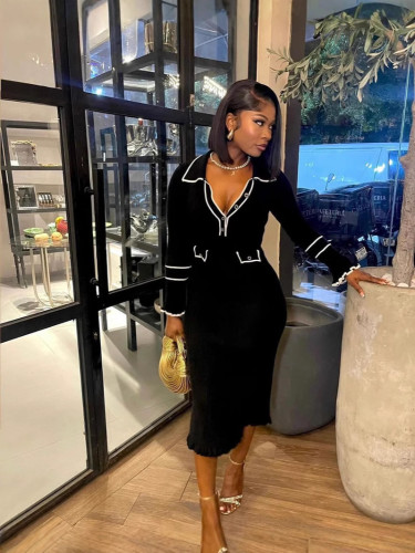 Color blocking lapel long sleeved knitted dress