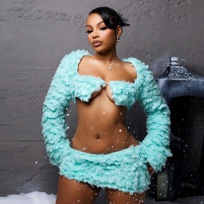Hairy chest wrapped long sleeved short skirt set