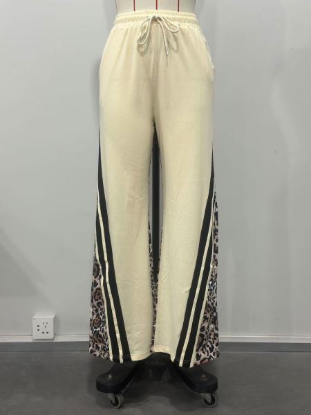 Multi layered hoodie with leopard print loose pants