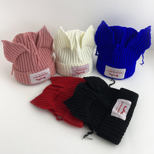Short ear knitted yarn cap for warmth and thick knitted yarn cap