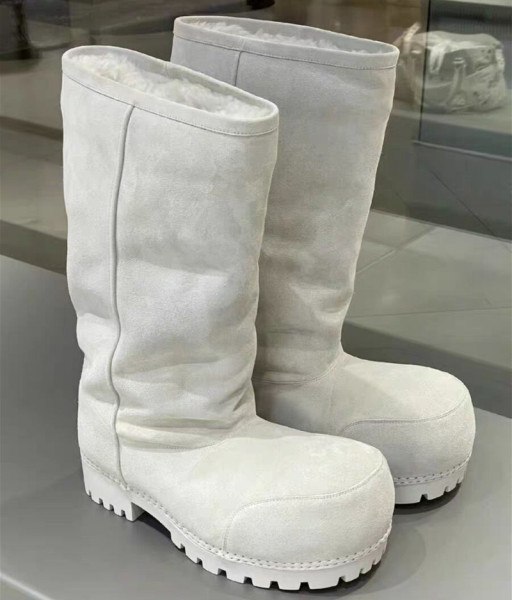 Big headed snow bread boots with thick soles that rise below the knee high cotton boots