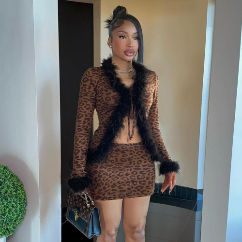 Leopard print fur collar patchwork long sleeved cardigan high waisted hip hugging half skirt two-piece set