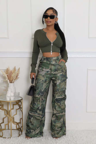Camouflage printed high waisted straight leg loose fitting work pants