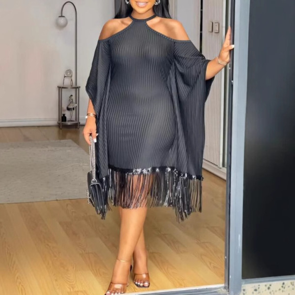 Large sequined fringe batwing sleeve elastic hip hugging dress