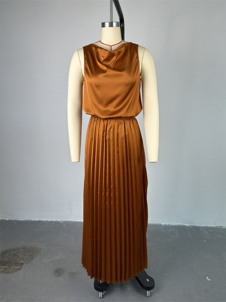 Solid color sleeveless top pleated skirt set