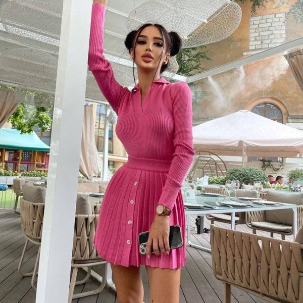 Long sleeved knitted sweater top pleated short skirt knitted suit