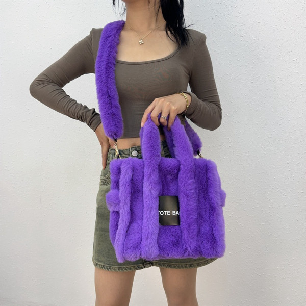 Imitation rabbit fur handbag, large capacity tote carrying plush bag
