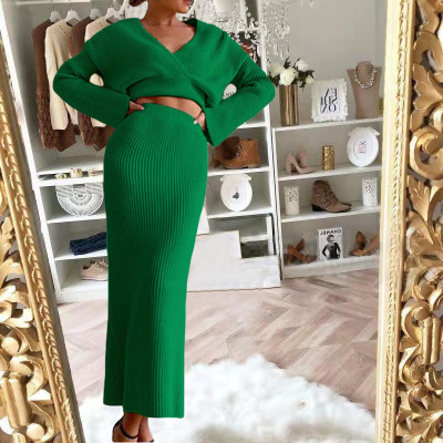 Long sleeved V-neck 70% sweater+mid length skirt set