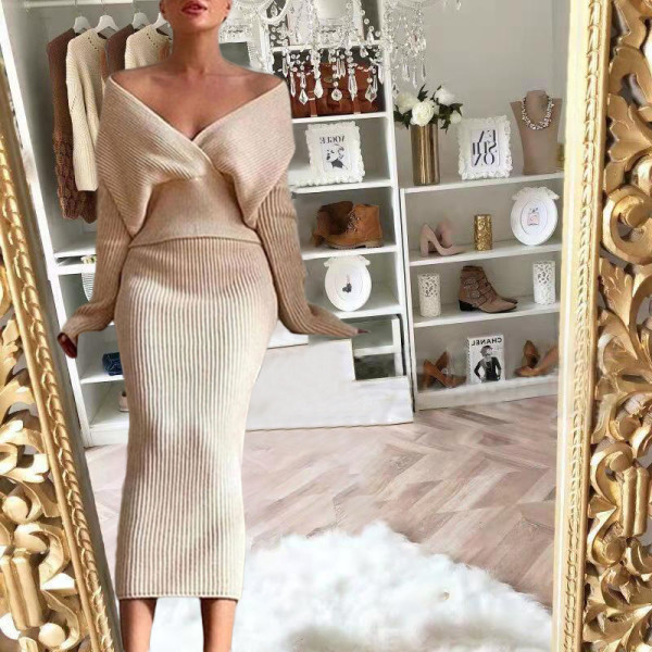 Long sleeved V-neck 70% sweater+mid length skirt set