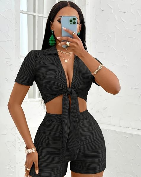 Texture collar set short sleeved lace up shorts